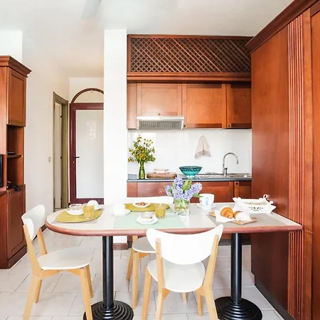 Aparthotel Residenza Dei Cavalleggeri 3*