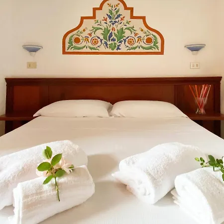Residenza Dei Cavalleggeri 3*